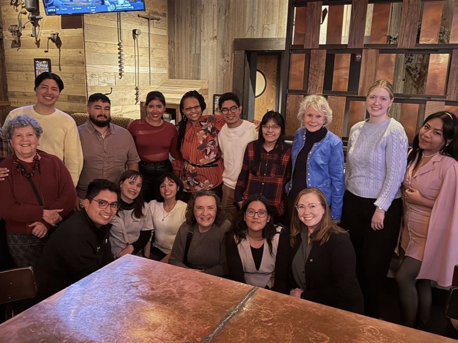 Full exchange group dinner