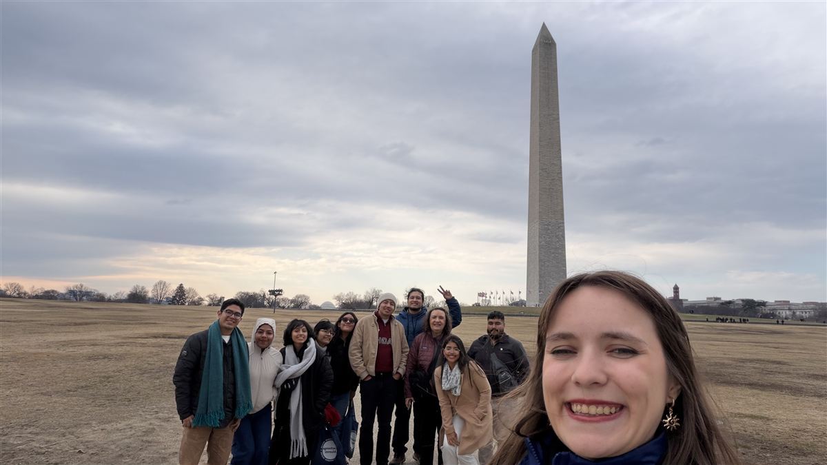 Exchange group at the Washington Monument